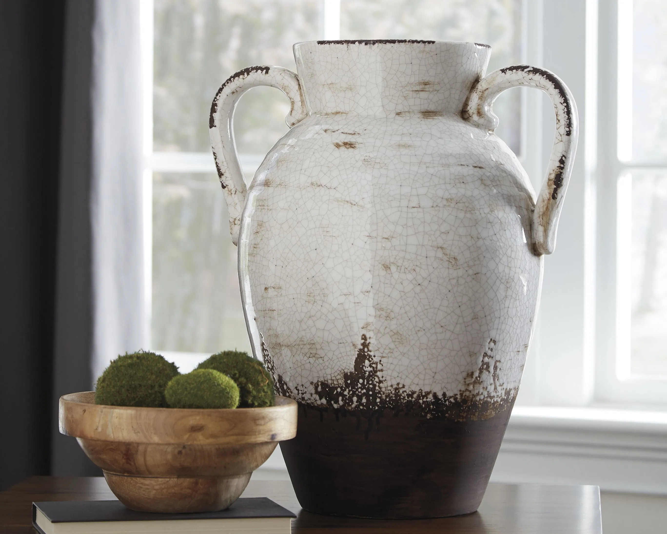 Dion Signature Design by Ashley Vase