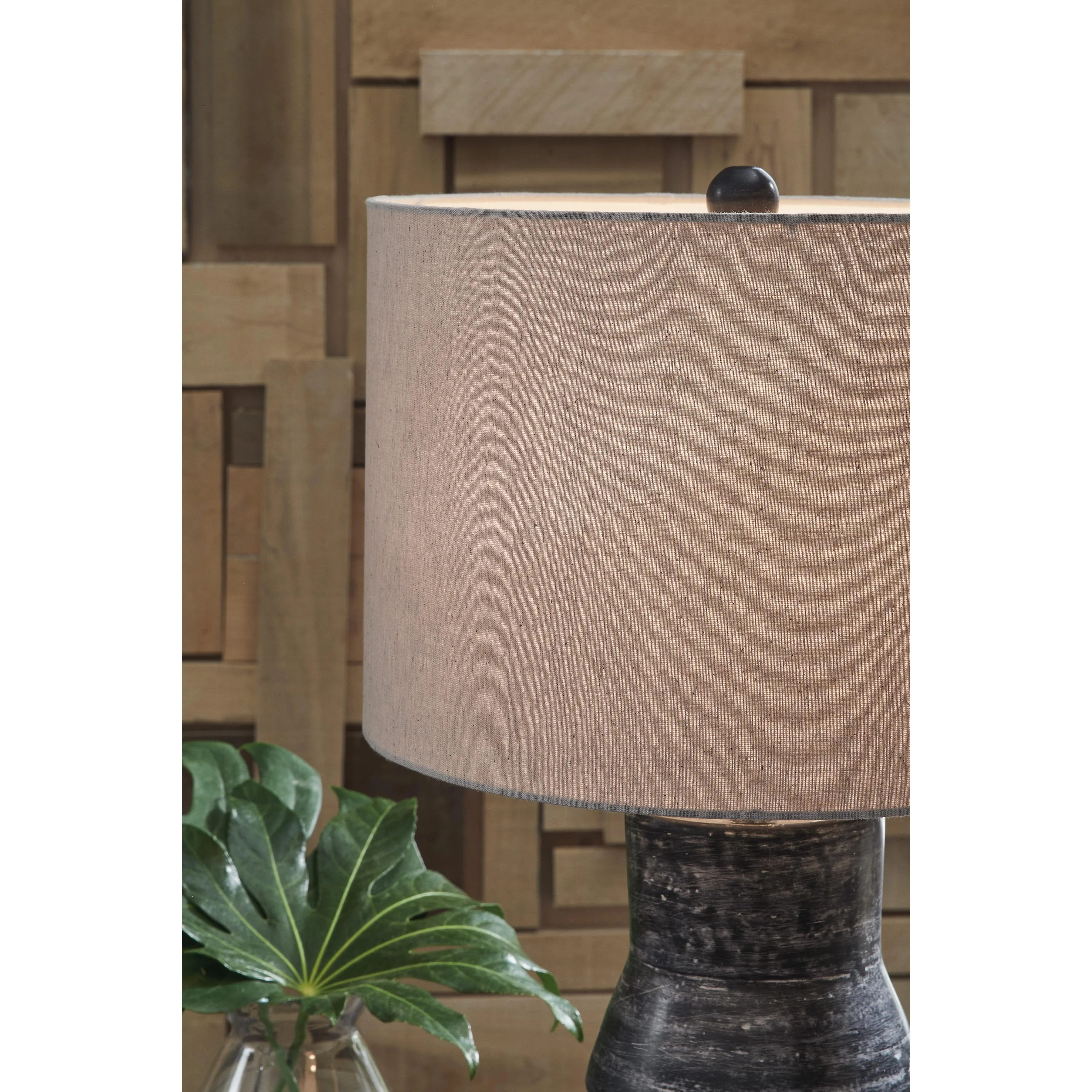 Signature Design by Ashley Kerbert Table Lamp L100824